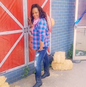 Meet your Posher, Claudia